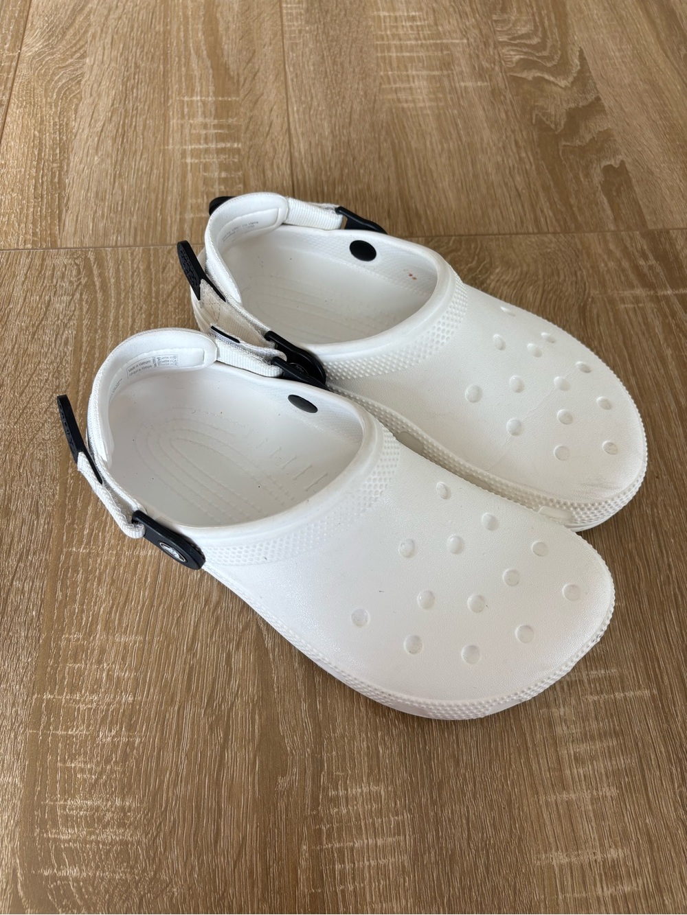 Crocs at Work Unisex Classic Slip Resistant Work Clogs Mens size 6 Women size 8